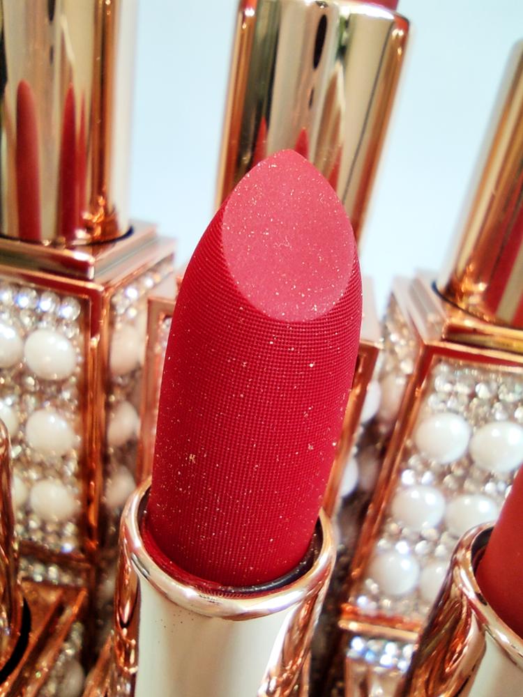 VELVET LIPSTICK