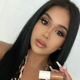 Elvisa Cosmetics customer selfie