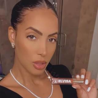 Elvisa Cosmetics customer selfie