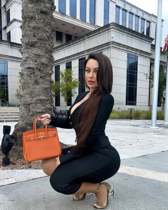 Elvisa, founder of Elvisa Cosmetics
